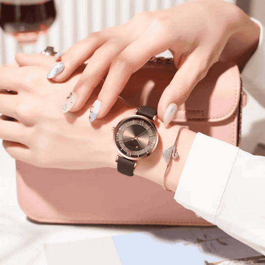 Relógio Curren Feminino Redondo De Couro - 02