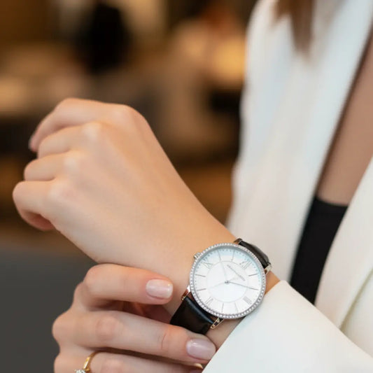 Relógio Feminino Pulseira de Couro  - Prata Classic Noir