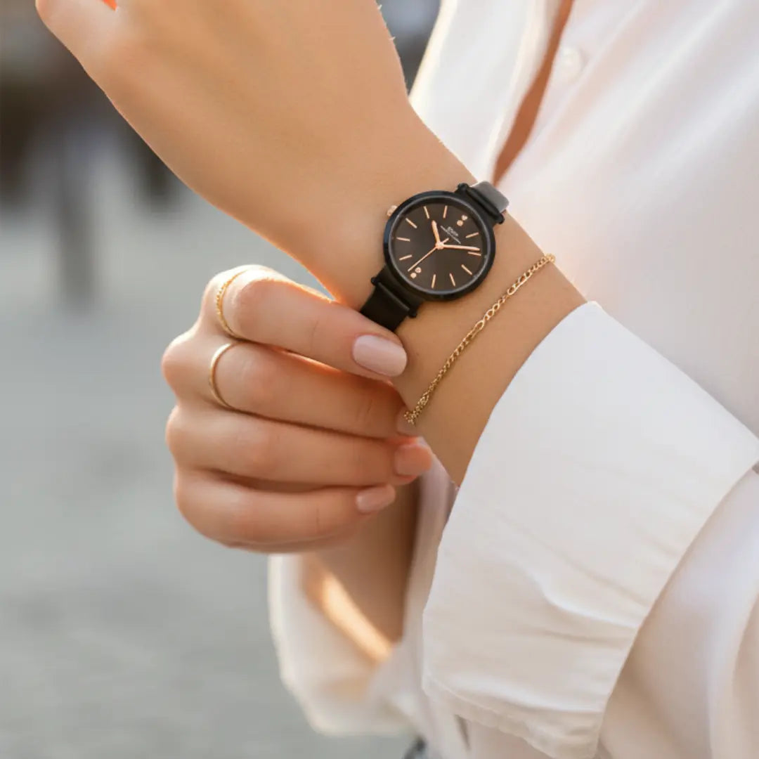 Relógio Feminino Pulseira de Couro Preto  Minimalista Noir