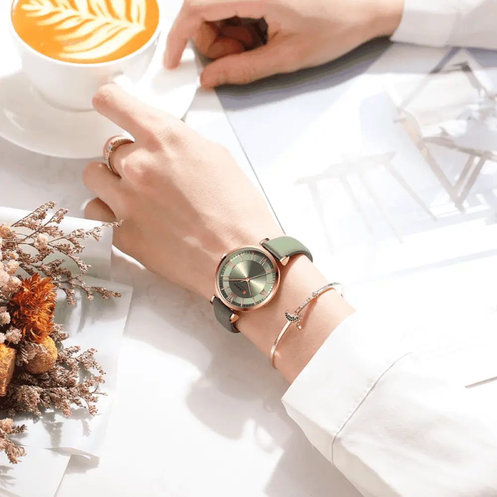 Relógio Curren Feminino Redondo De Couro - 02