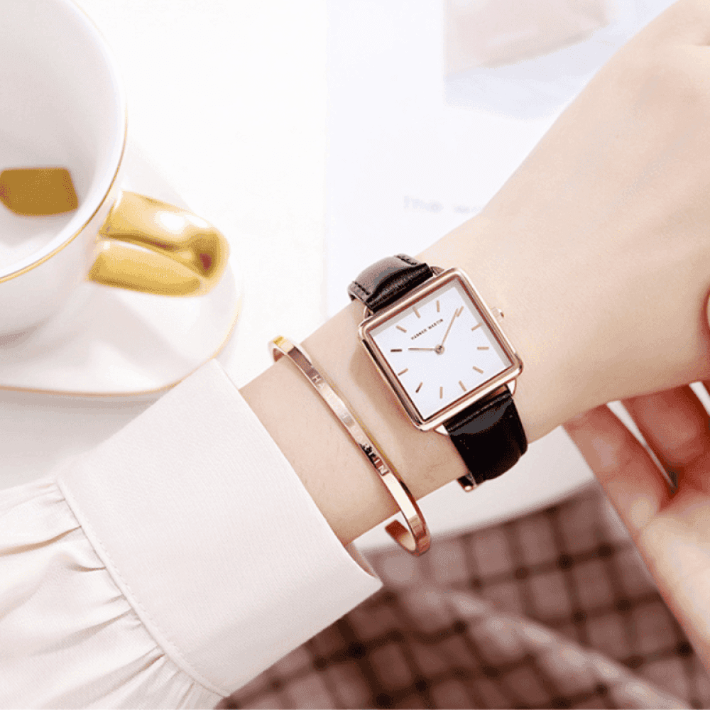 Relógio Hannah Martin Feminino Quadrado De Couro Hm - 13