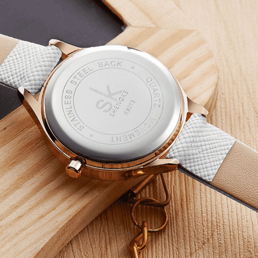 Relógio Shengke Feminino Redondo De Couro Sk - 10